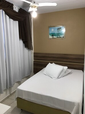 1 habitación, decoración personalizada y muebles diferentes