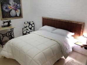 Free WiFi, bed sheets - Hospedaria GiraSol (Penha)