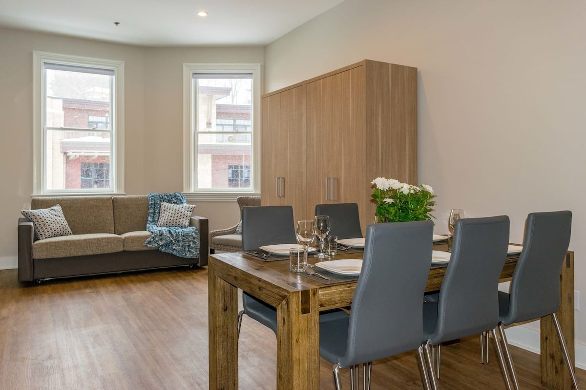 Departamento básico, 2 habitaciones | 1 habitación, ropa de cama de alta calidad y decoración personalizada