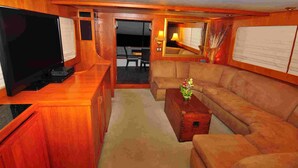 Family Room, 2 Queen Beds, Non Smoking | Living area