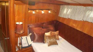 Family Room, 2 Queen Beds, Non Smoking