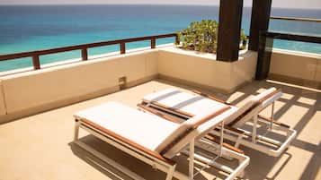 Presidential Room, 2 Bedrooms | Terrace/patio