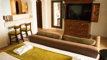 Suite estudio | Ropa de cama de alta calidad, camas con pillow-top y minibar