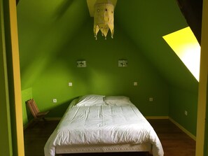 2 habitaciones, tabla de planchar con plancha y wifi gratis 