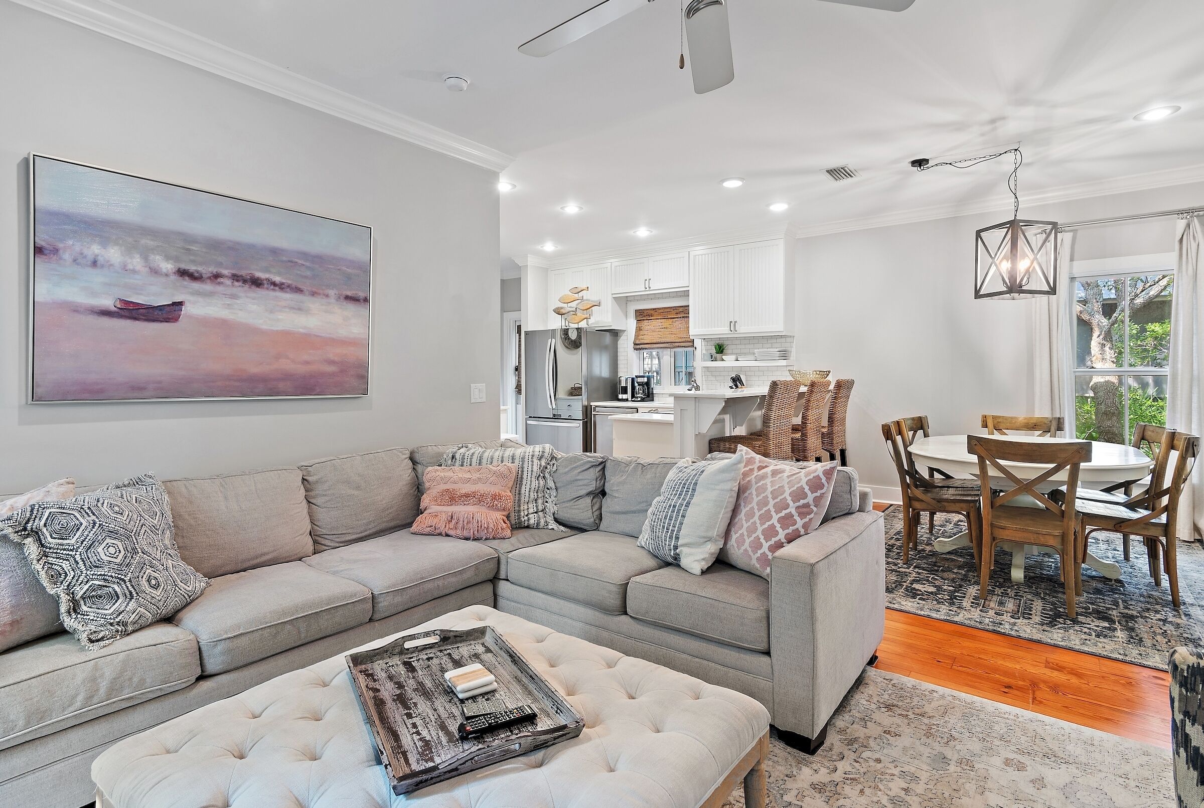 DRIFTWOOD PLACE • Newly renovated • Bikes • Walk to Beach