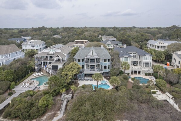 Exterior - 37 Dune Lane - Island Dream Home, 7 Bedroom Oceanfront (Hilton Head Island)