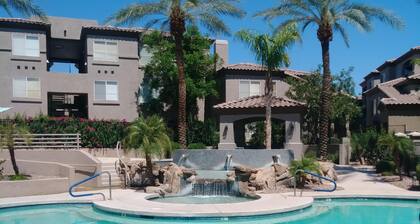 Beautiful 1st floor condo in Ahwatukee with heated pool.