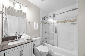 Towels - Inlet Dunes 209 - Updated Unit, Gulf Views, Community Pool, Steps to the Sand! (Panama City Beach)