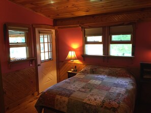 2 chambres, fer et planche à repasser, lit parapluie, Wi-Fi gratuit