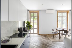 Standard Apartment, 1 Bedroom, Accessible | Private kitchen | Espresso maker, coffee/tea maker, full-size fridge, stovetop