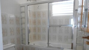 Bathroom - Cozy View Apartment (Union Hall)