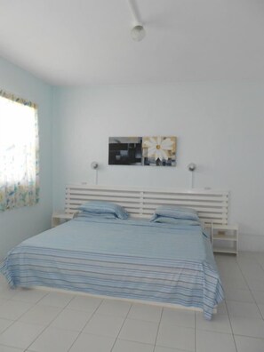 Apartment, Non Smoking | 3 bedrooms, in-room safe, soundproofing, iron/ironing board - Cozy View Apartment (Union Hall)