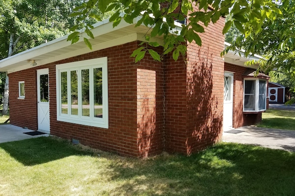 Uncle Bob's House, Corner of Cty Rd M & Oak Ave.