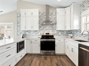 Fridge, microwave, oven, stovetop - The Beachcomber | Oceanfront, Topsail Beach! (Topsail Beach)