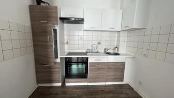 Refrigerador, tetera/pava eléctrica