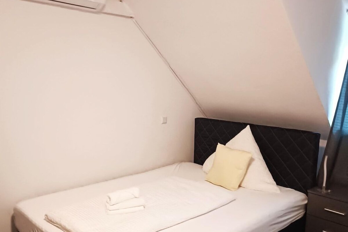 Economy Single Room