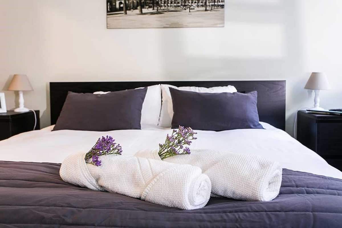 Loft, 4 Bedrooms | In-room safe, iron/ironing board, free WiFi