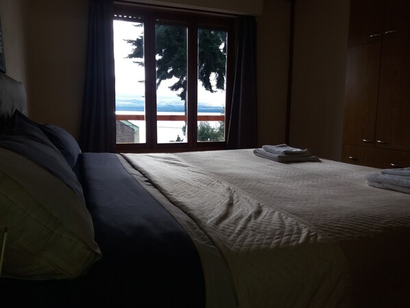 Appartement, 2 chambres, salle de bain privée (Apartment 3) | Rideaux d’obscurcissement, literie fournie