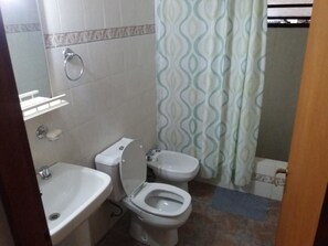 Departamento, 2 habitaciones, baño privado (Apartment 2) | Baño | Toallas 