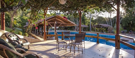 Indoor pool, 2 outdoor pools