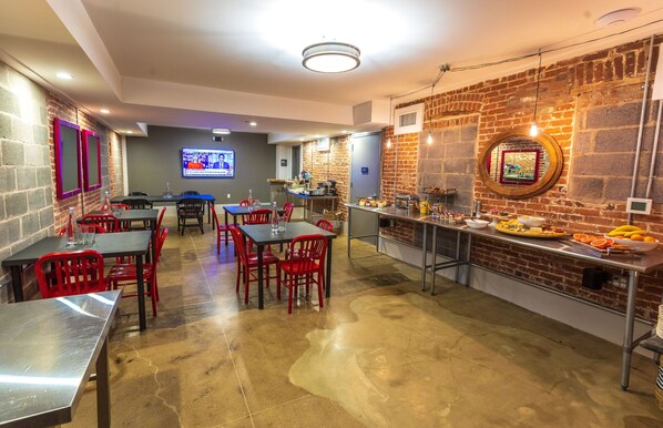 Free daily buffet breakfast