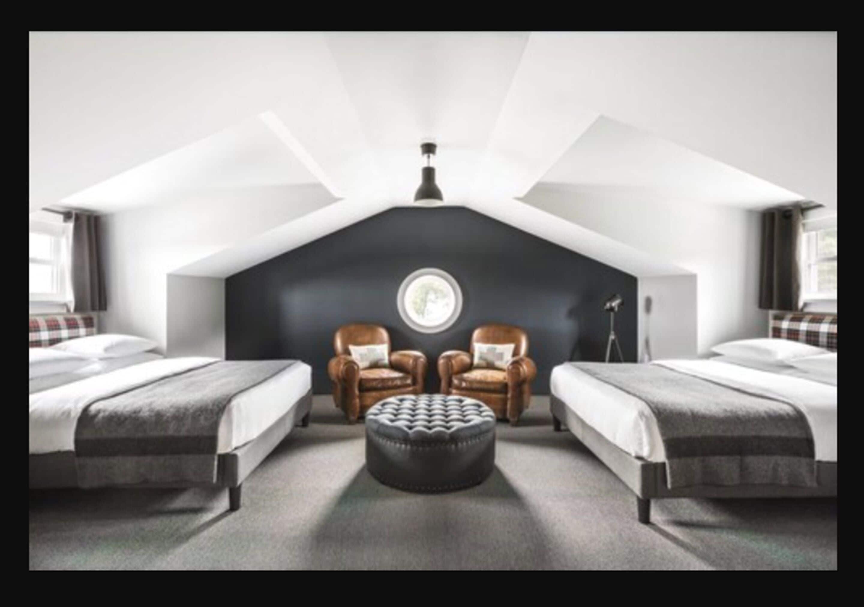 family room, non smoking | 1 bedroom, premium bedding, in-room safe, individually decorated