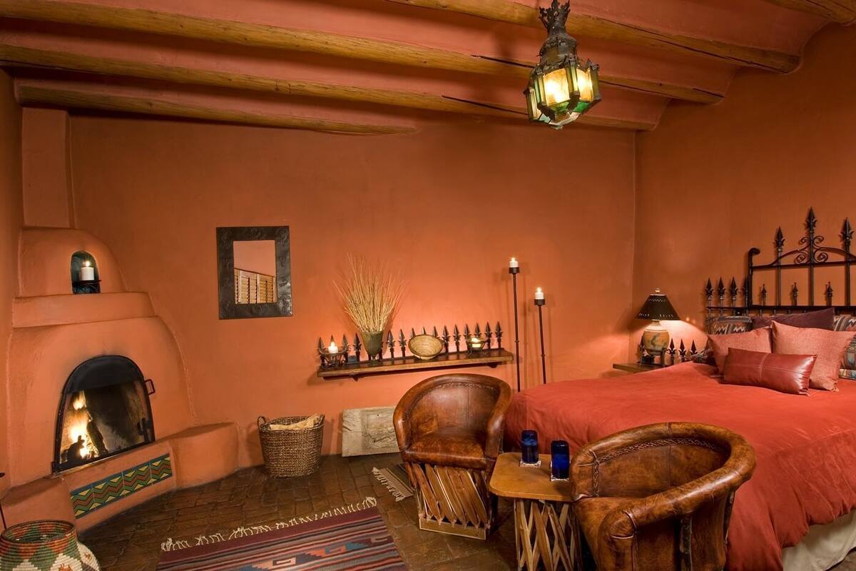 Romantic Suite, 1 Queen Bed, Sauna, Courtyard Area | Premium bedding, down comforters, soundproofing, iron/ironing board