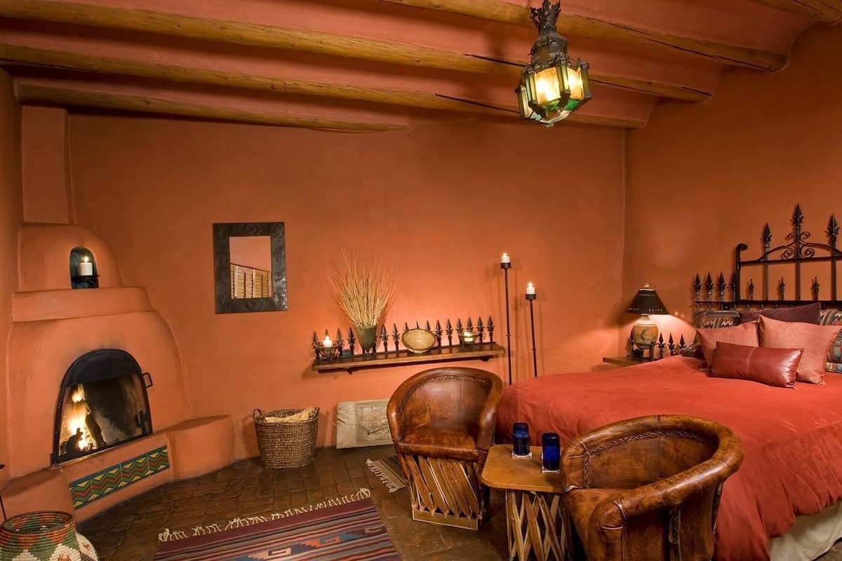 Romantic Suite, 1 Queen Bed, Sauna, Courtyard Area | 2 bedrooms, premium bedding, down duvets, individually decorated
