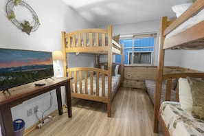 Kabin, Beberapa Tempat Tidur, kamar mandi pribadi (3 Bedrooms) | 3 kamar tidur, Wi-Fi gratis, dan didekorasi berbeda-beda
