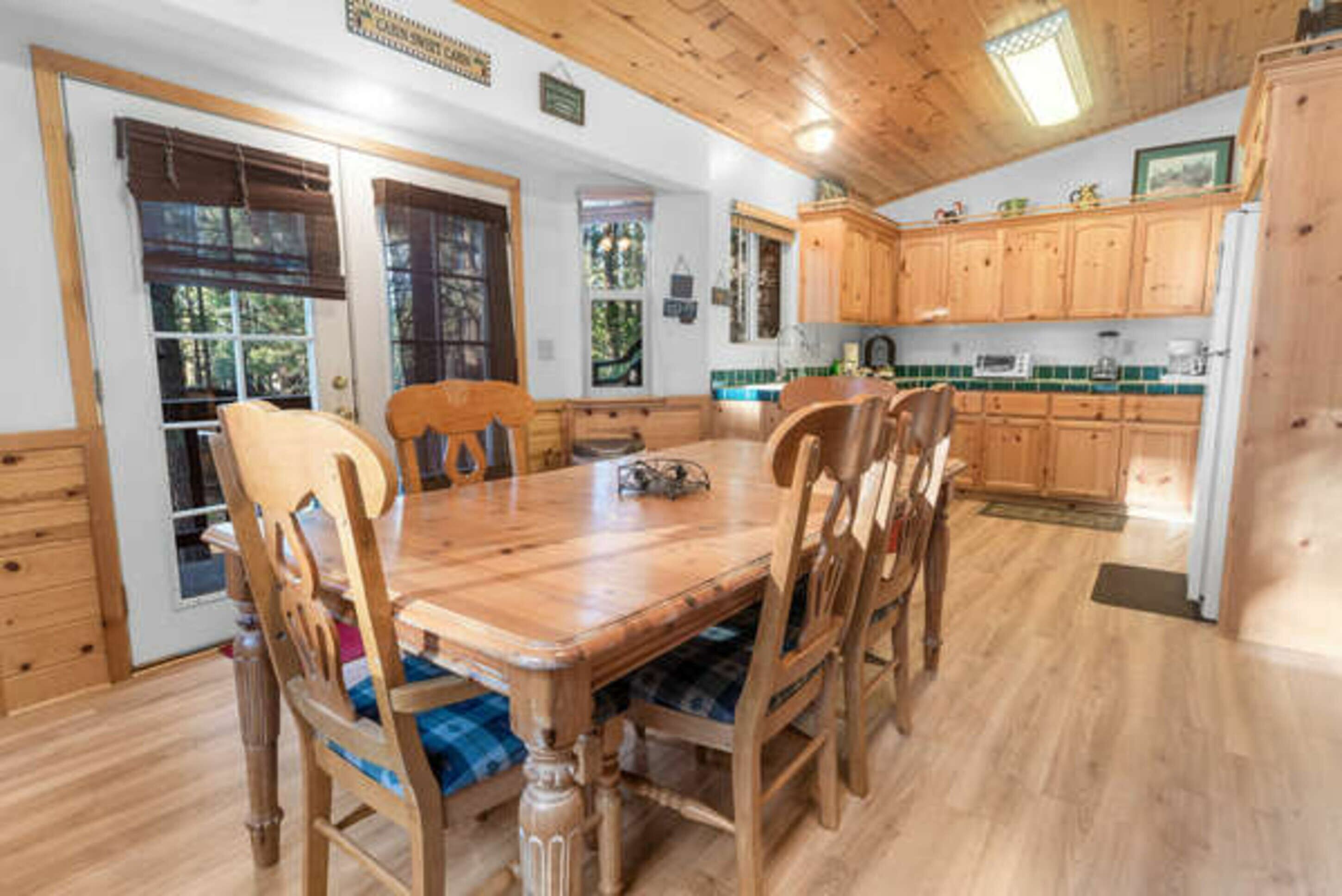 Cabin, Multiple Beds, Private Bathroom (3 Bedrooms) | Private kitchen | Coffee/tea maker, fridge, microwave, oven