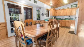 Cabin, Multiple Beds, Private Bathroom (3 Bedrooms) | Private kitchen | Coffee/tea maker, fridge, microwave, oven