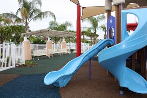 Children’s play area – outdoor