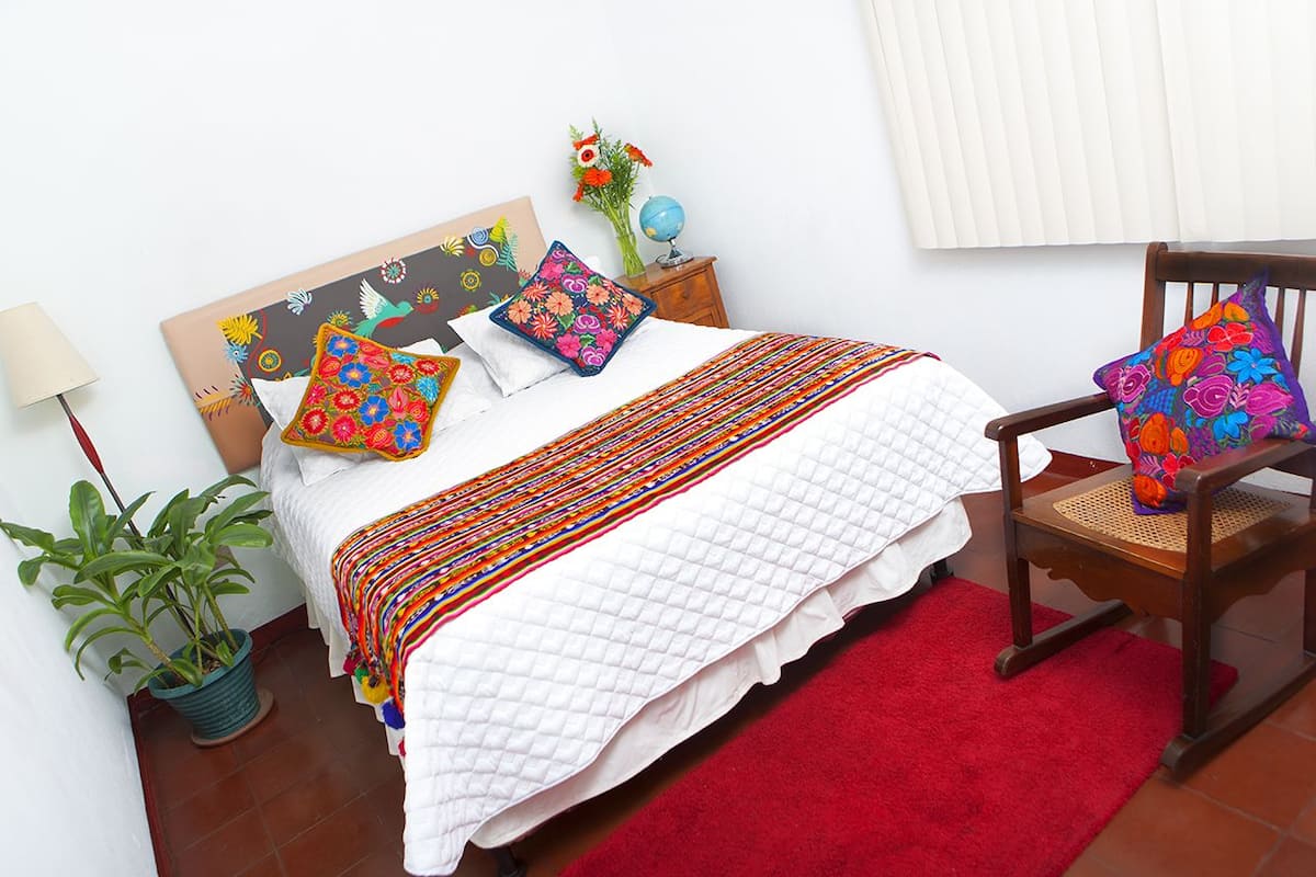 Deluxe Double Room, 1 Queen Bed, Non Smoking, Private Bathroom | Free WiFi, bed sheets