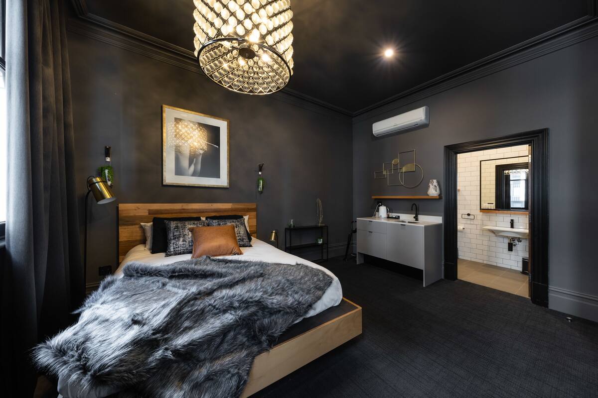 Studio Deluks | Minibar, tirai kedap cahaya, setrika/meja setrika, dan Wi-Fi gratis