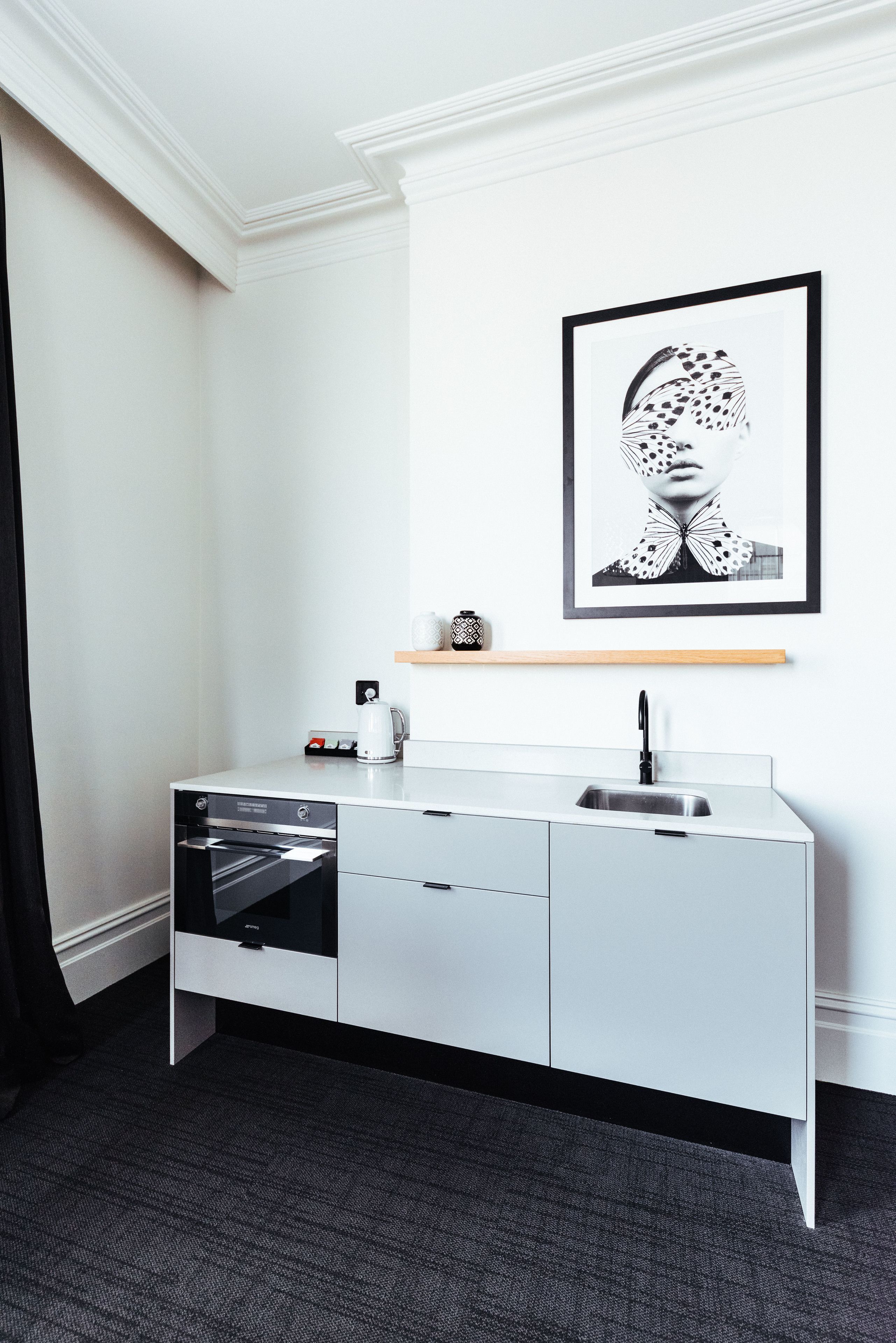 deluxe studio suite | private kitchenette | fridge, microwave, dishwasher, coffee/tea maker