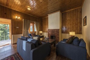 Luxury Small Cottage | Living area