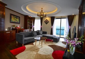 Signature Suite