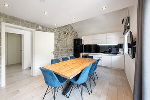Dining - Family Friendly Home with Private Heated Pool & Basketball Court (Dubrovnik)