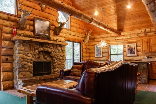 Whitetail Ridge with access to Wilderness Waterpark