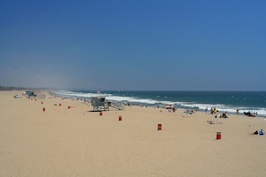 Una spiaggia nelle vicinanze