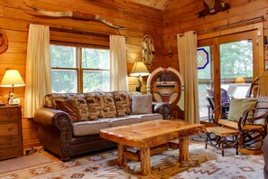 TV, fireplace, stereo