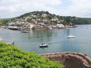 Marina - Chapel House - Stunning River Views - Balcony - Parking included (Kingswear)