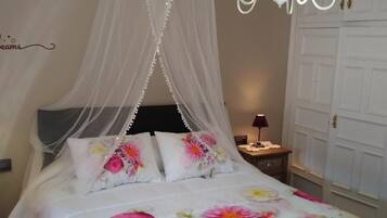 3 chambres, fer et planche Ă repasser, draps fournis