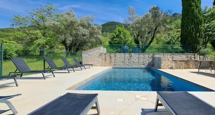 MAS EN PROVENCE ON 5HA WITH HEATED SWIMMING POOL