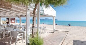 Vlak bij het strand