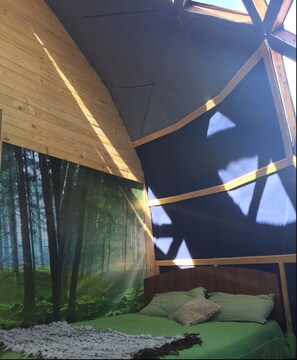 Double Room, 1 Queen Bed, Shared Bathroom