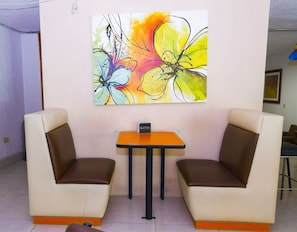 Breakfast, lunch, dinner and brunch served - Hotel Safari (Tuxtla Gutierrez)