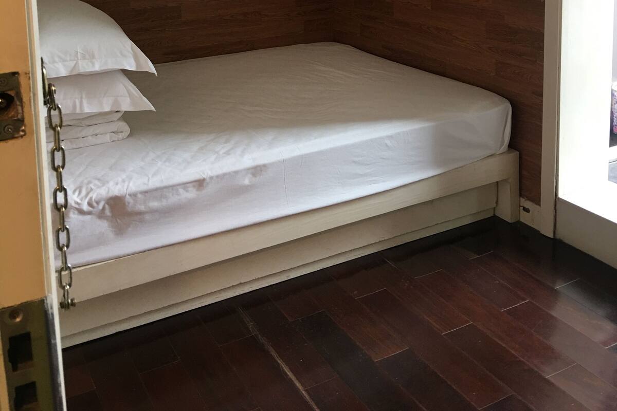 Double Room | Blackout drapes