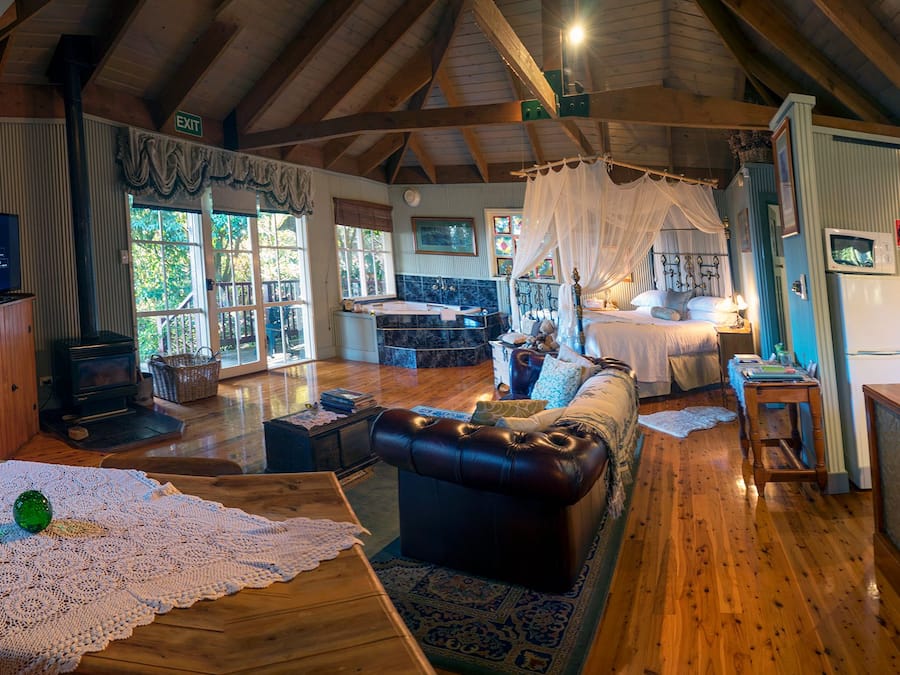 Casa de campo romântica, 1 cama Queen (Windsong) | Opções para refeição no quarto