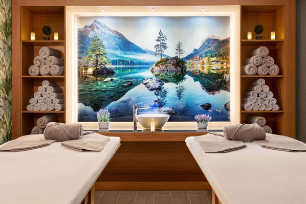 Behandlungsräume für Paare, Sauna, Dampfbad